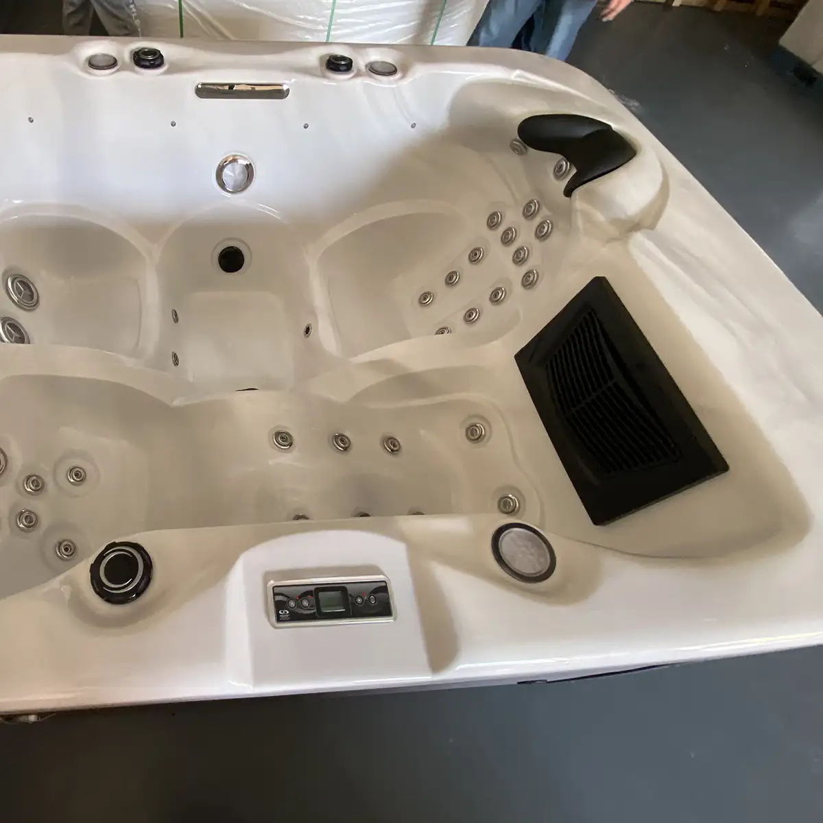 Aquaviva- Jacuzzi for sale